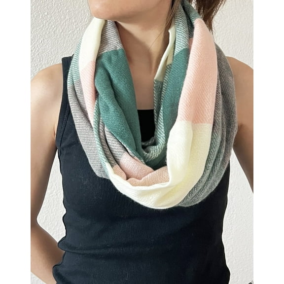 StylesILove Winter Plaid Infinity Scarf with Hidden Zipper Pocket Fashion Travel Scarf for Women and Men (Light Pink + Green )