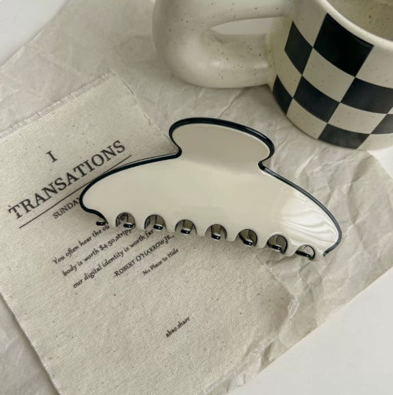 Stylish Acetate Shark Hair Clip - Strong Grip for All Hair Types - Perfect for Daily Wear, Commuting, and Dates