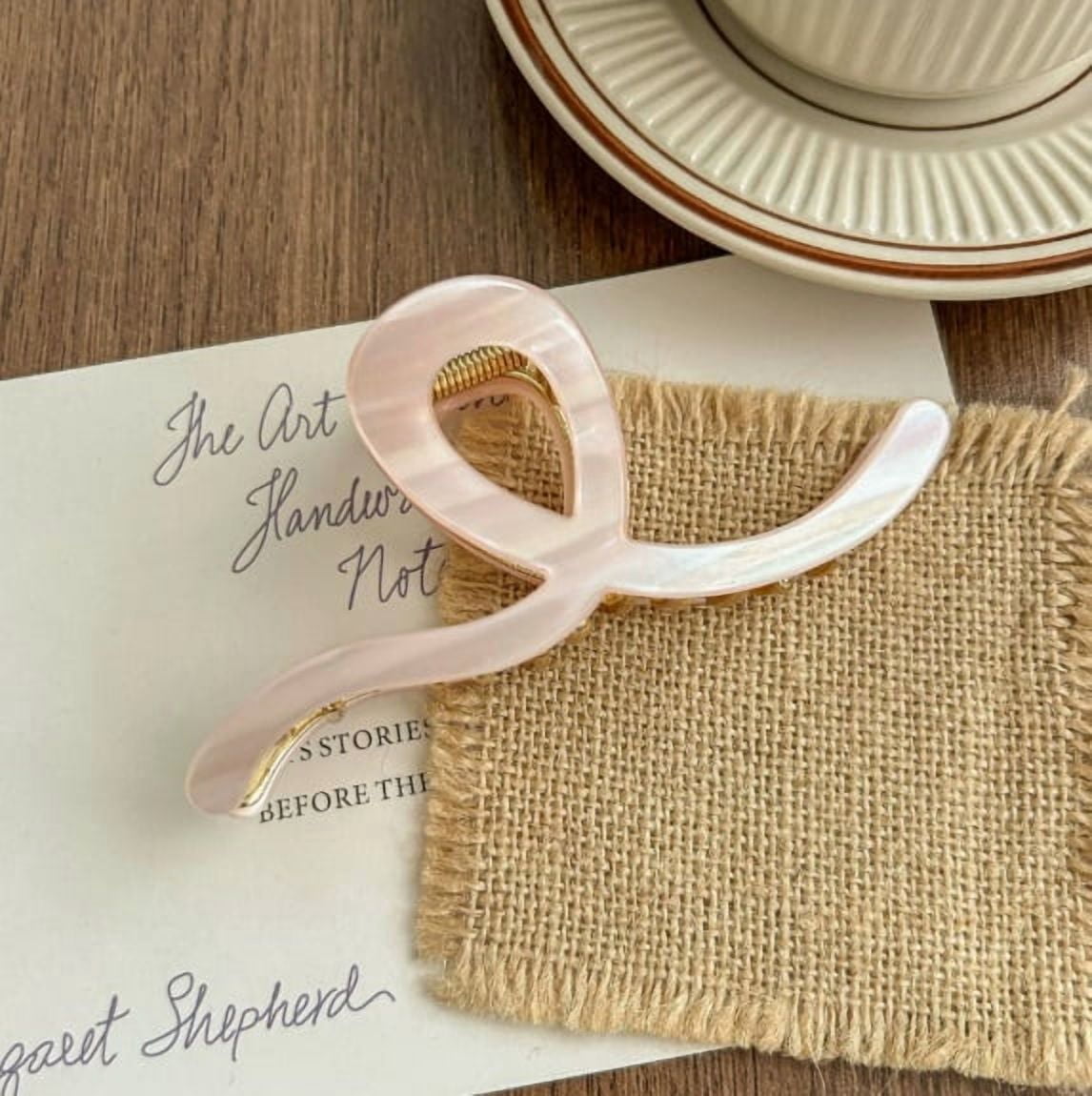 Stylish Acetate Shark Hair Clip - Strong Grip for All Hair Types, Perfect for Work, Dates, and Everyday Use