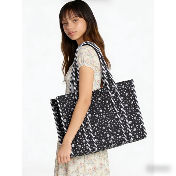 Stylish Attractive Women’s Backpack, Versatile Large-Capacity Bag Suitable for Going Out, Fabric Design with Practical Pockets, Comfortable Shoulder Straps, for Daily Use and Travel, 18.8in, D