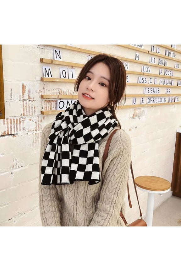 Stylish Checkered Winter Scarf for Women - Perfect Accessory for Cold Weather