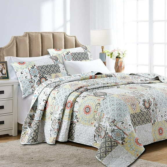 Stylish Floral Gray Yellow Coral Aqua Blue Fleur-de-lis Patchwork Polyester Quilt Bedding Set with Décor Throw Pillows (Queen - 6pc)