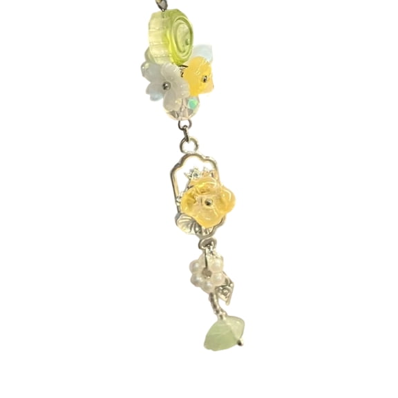 Stylish Floral Phone Lanyard Handcrafted Beaded Charm Sturdy Accessory Stylish Phone Charm For Bags Keys