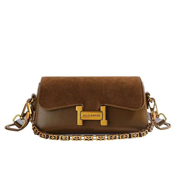 Stylish Multi-Functional Shoulder Purse with Premium Chain Detail
