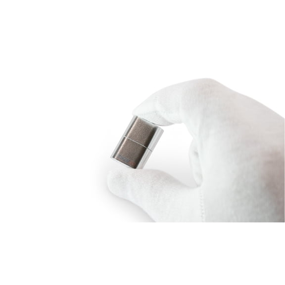 Stylish Silver Flash Card Reader - Perfect for Data Transfer on Mac & PC