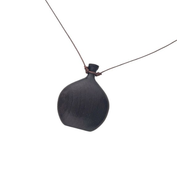 Stylish Wood Wine Flask Necklace Suitable for Distinctive Fashion Statements