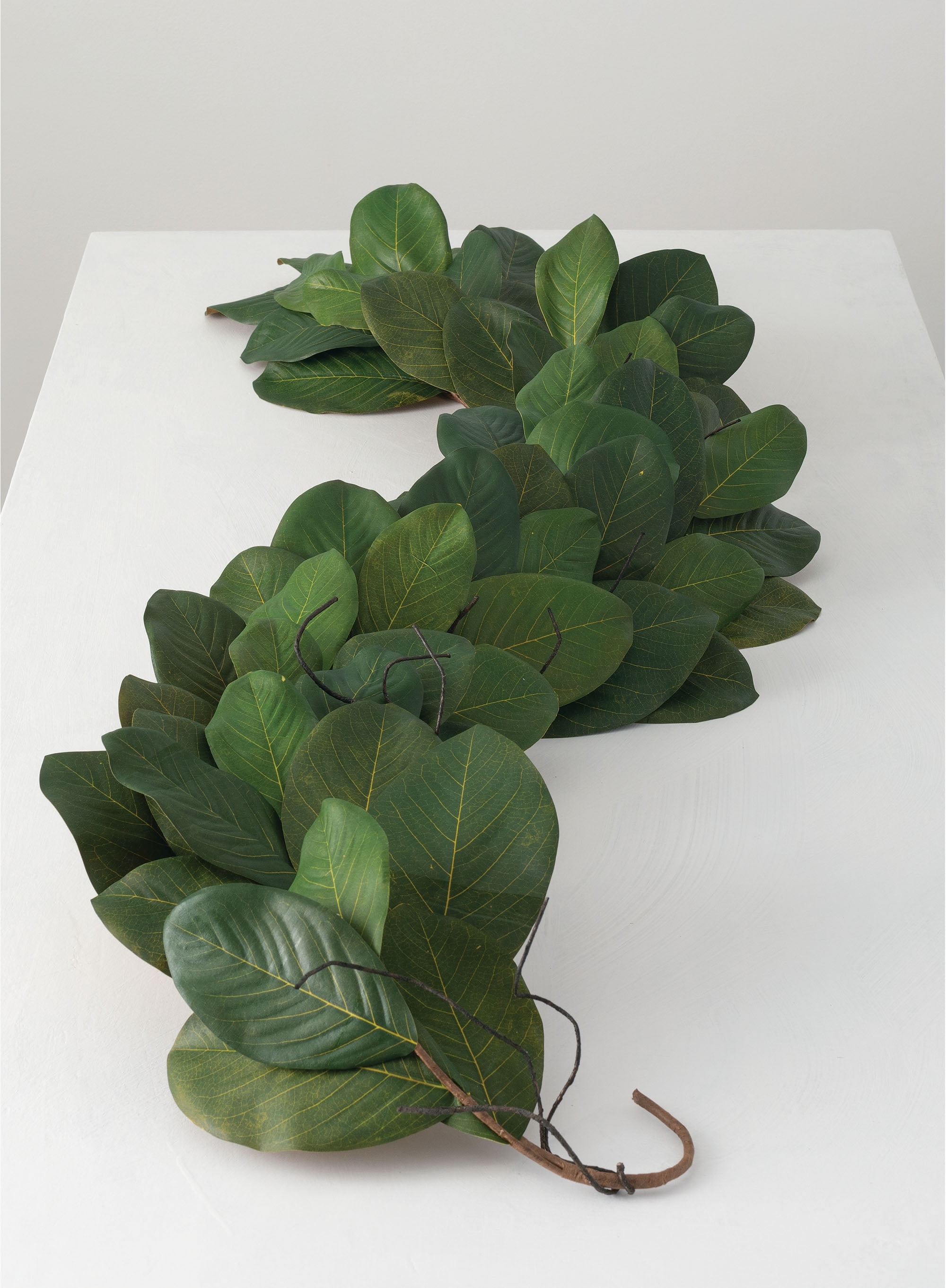 Magnificent Outdoor Artificial Magnolia Leaf Garland 6' Green