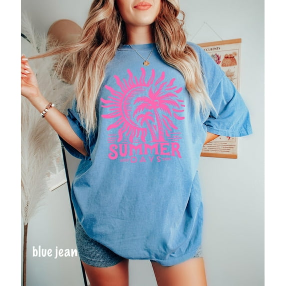 Summer Day Shirt, Beach T-Shirt, Ocean Lover Gift, Aesthetic Coastal Tee, Retro Vacation Shirt for Women