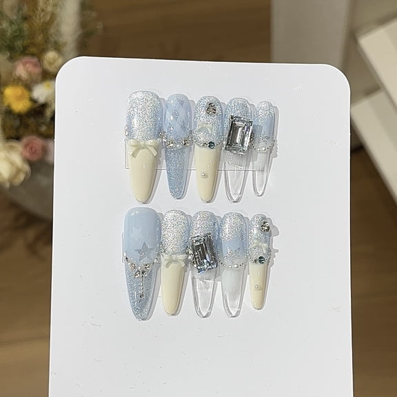 [Summer Dream Star] Summer cold ice transparent blue flash cat's eye French broken diamond light luxury wearing armor