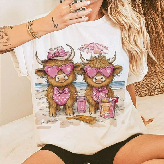 Summer Highland Cow T-Shirt, Retro Cow Tee, Cute Pastel Graphic Shirt, Trendy Summer Farm T-Shirt