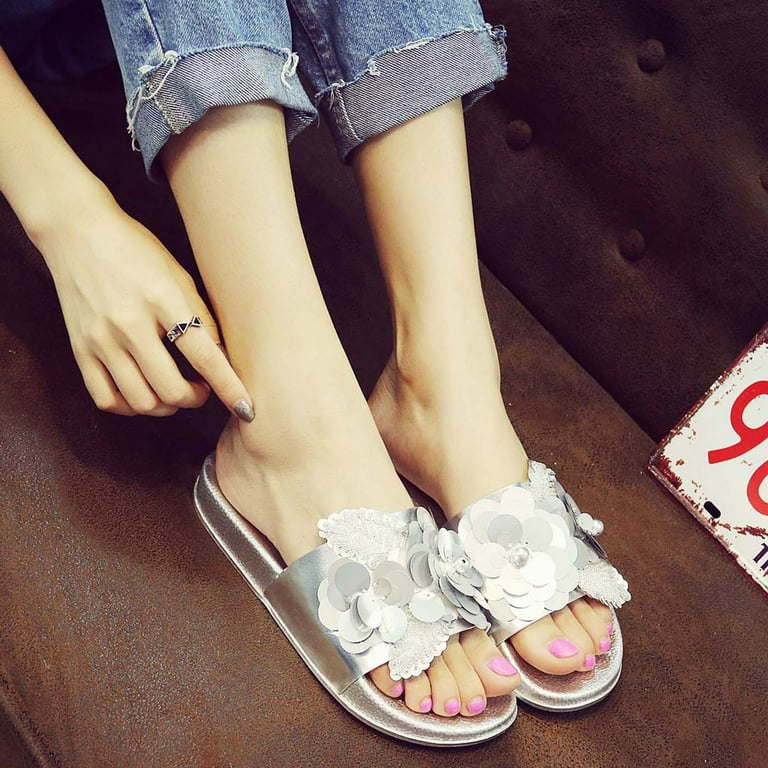 Big flower deals flip flops