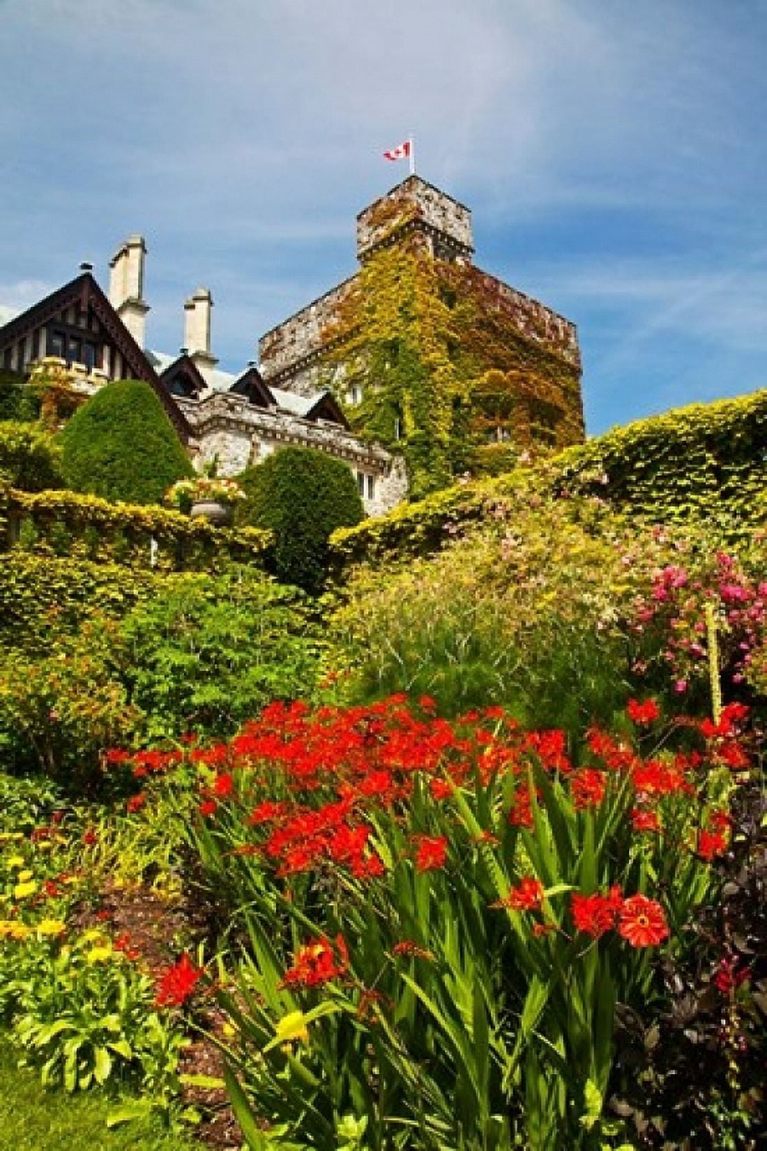Summer in Hately Gardens Victoria British Columbia Canvas Art - Terry Eggers DanitaDelimont (24 x 36)