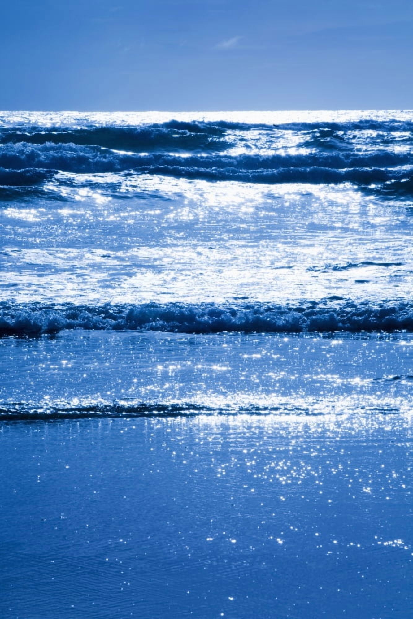 Sun Reflecting Off The Waves In The Ocean Cannon Beach Oregon United States of America Canvas Art - Michael Interisano Design Pics (12 x 19)