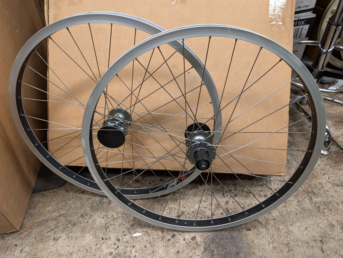 Sun Rims Big Fat Mammoth Wheelset 26x2.0 Silver 32H QR Shimano M525 8 ...
