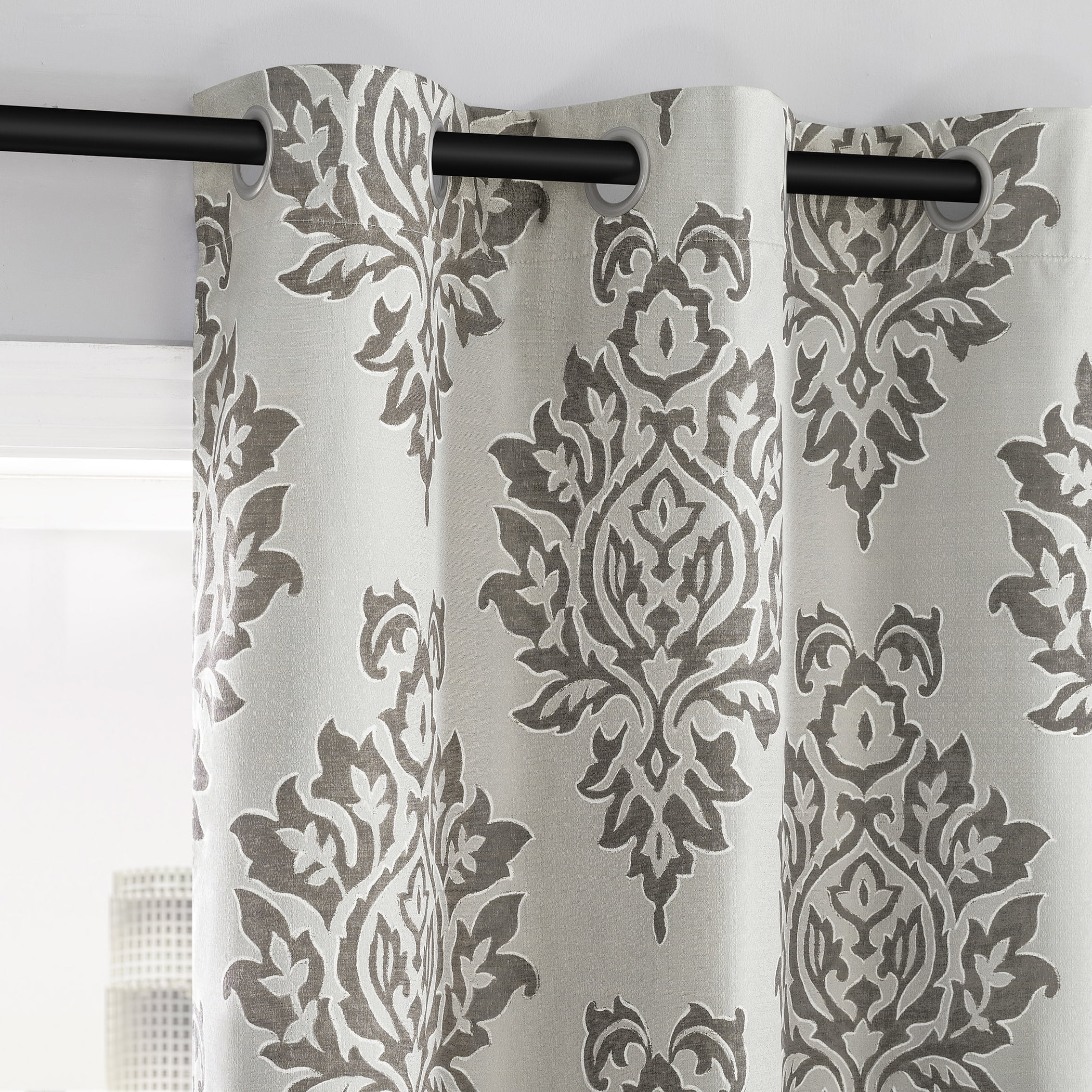 Sun Zero Arlo 2-Piece Textured Thermal Insulated Room Darkening