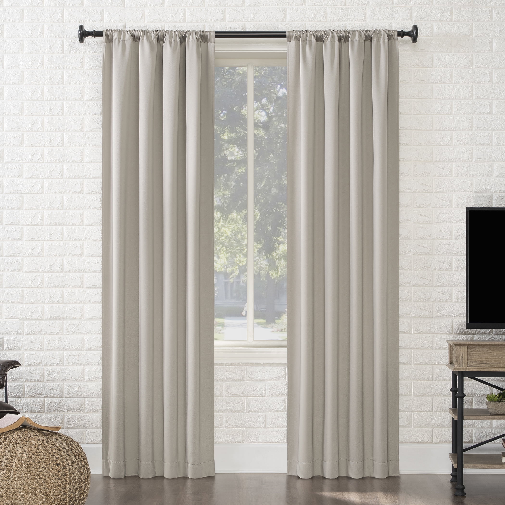 Sun Zero Avery 100 Blackout Rod Pocket Single Curtain Panel 40