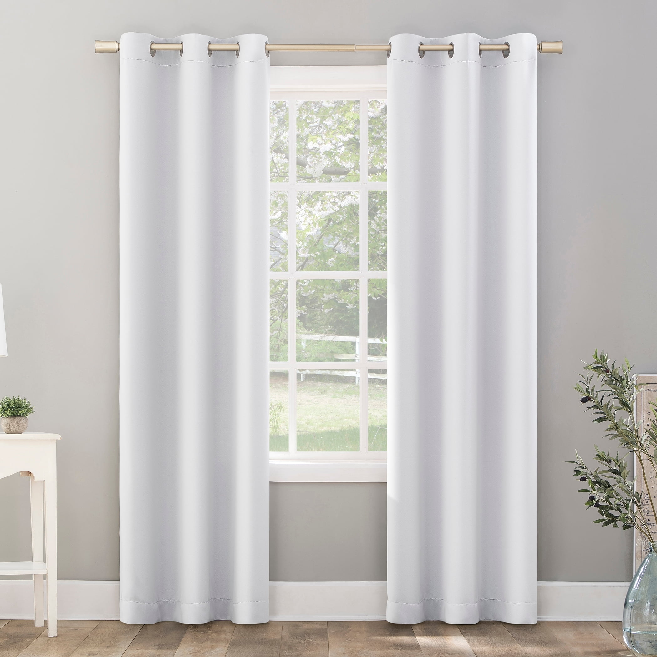 Sun Zero Riley Kids Bedroom Blackout Grommet Curtain Panel, Single ...