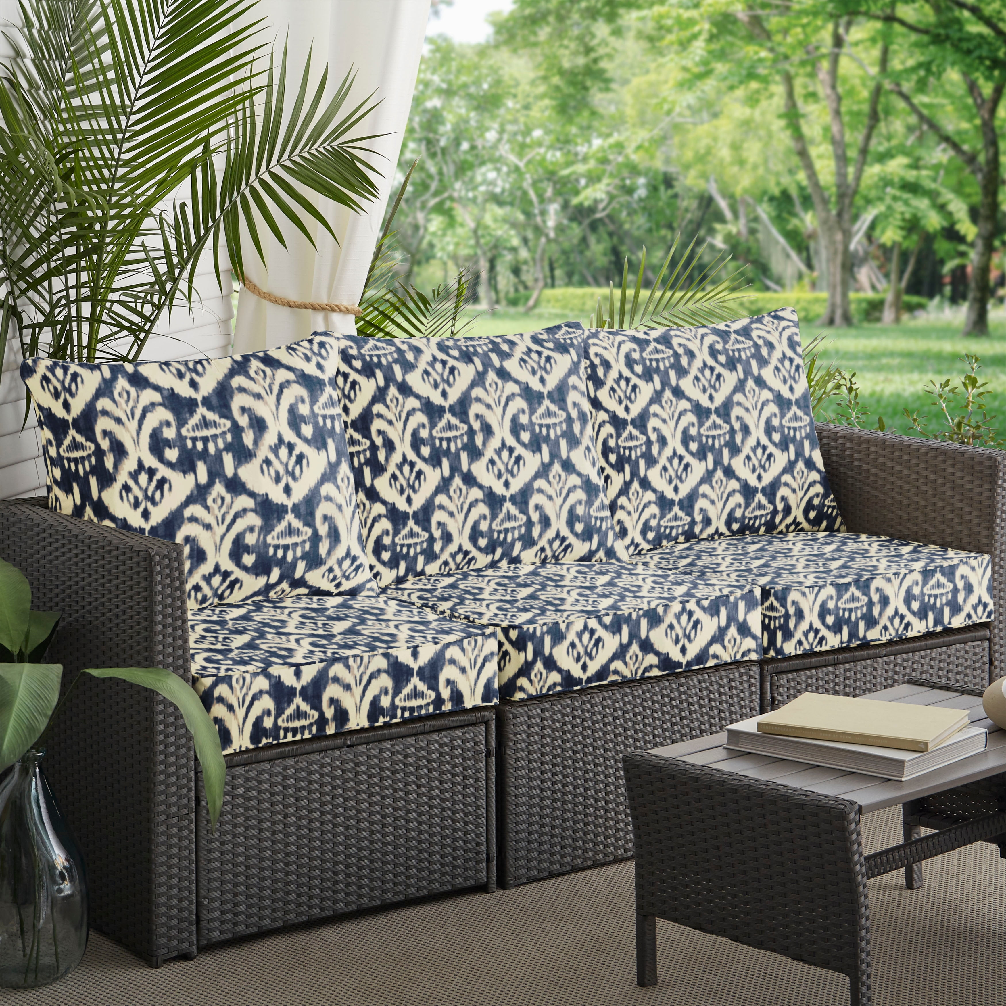 Sunbrella Rainford II Indigo/ Cream Indoor/Outdoor Corded Pillow and Cushion Sofa Set