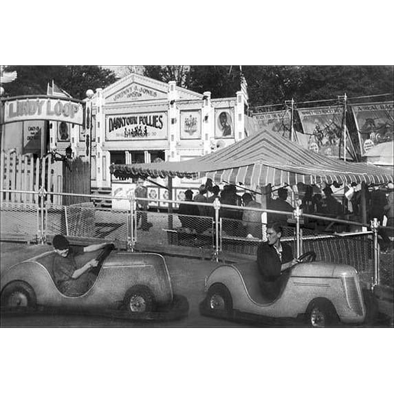 Sunday Drivers- Fine Art Canvas Print (20" x 30")