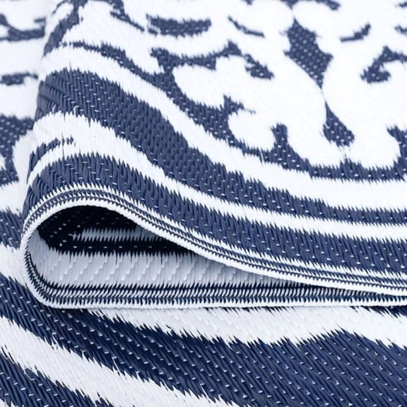 Sundown Beach Floral Indoor/Outdoor Area Rug Navy/White 5' x 6'11''