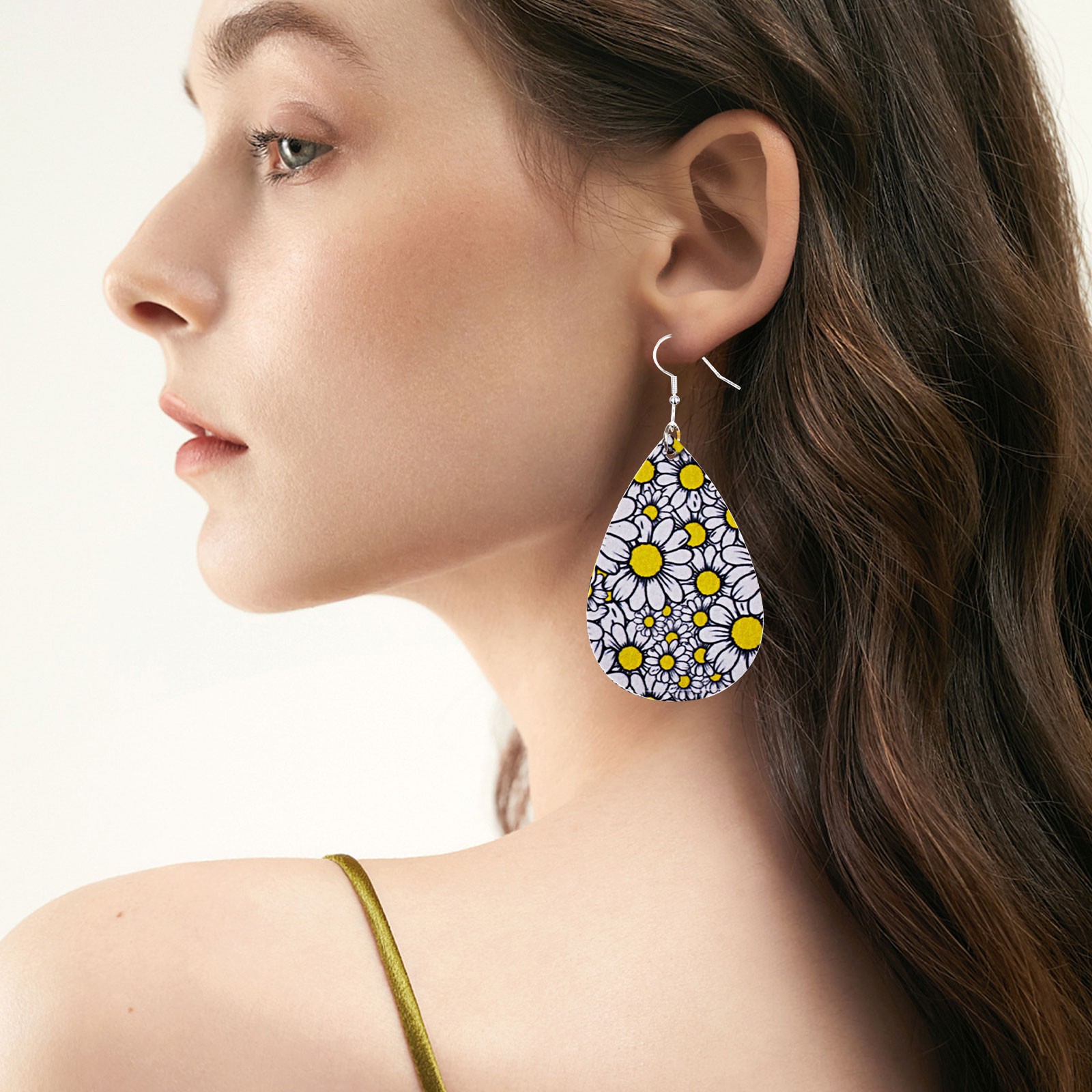 Sunflower Chrysanthemum Flower Skin Earrings Fresh and Sweet Little Daisy White