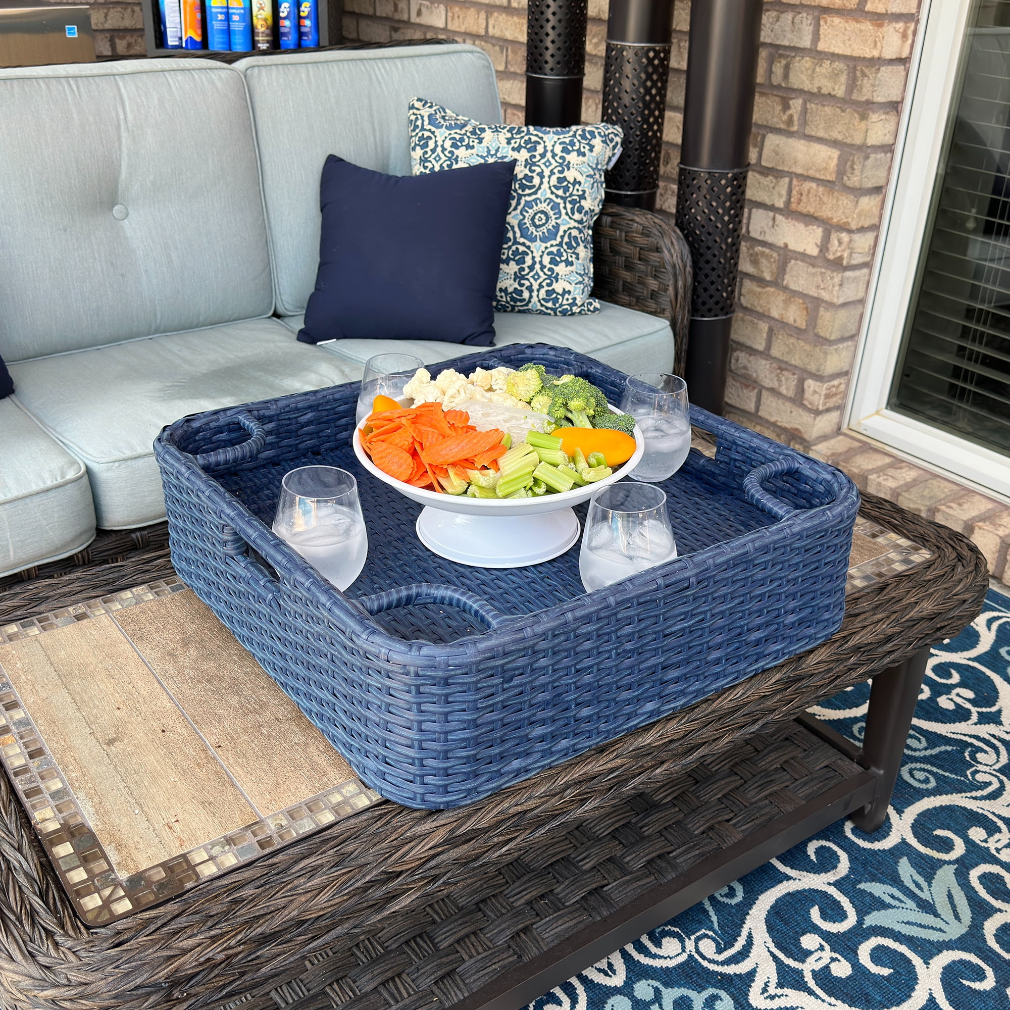 Sunjoy Wicker Floating Pool Tray 24x24'', Durable Aluminum Frame, Perfect for Pool Parties, Navy