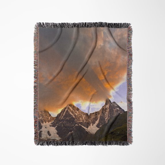 Sunrays, Clouds, Huayhuish And Andes Mountains, Peru - Sa17 Hga0013 - Howie Garber, Woven Blanket