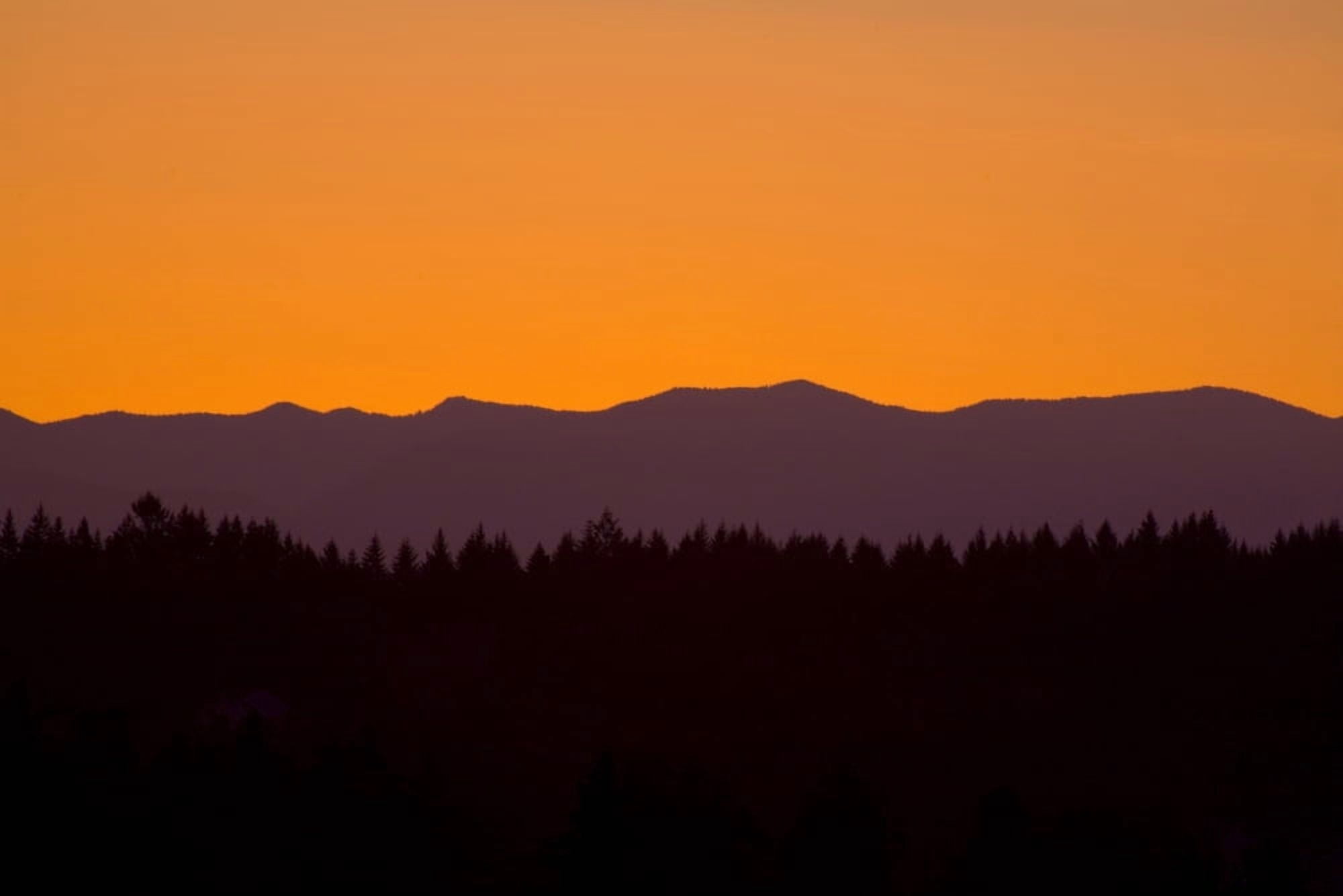 Sunrise As Seen From Mt Scott Willamette Valley Oregon Usa Canvas Art - Craig Tuttle Design Pics (17 x 11)