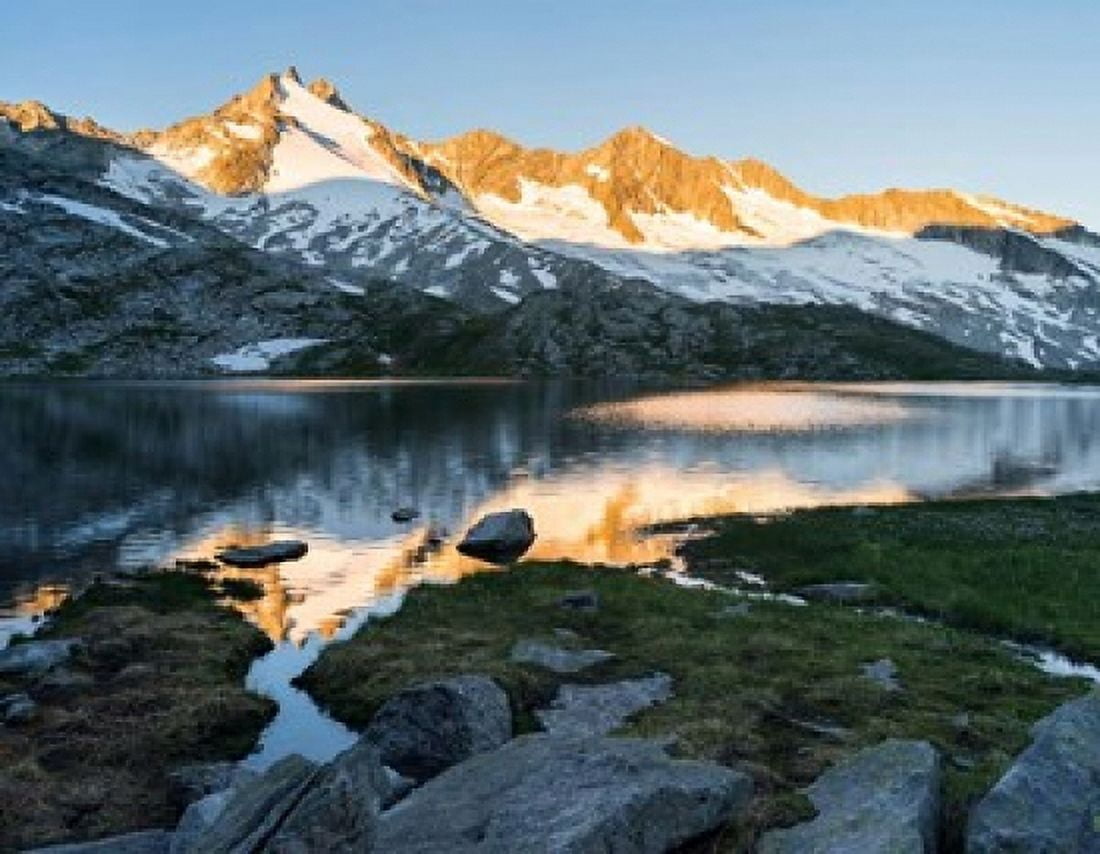 Sunrise at Lake Gerlos Canvas Art - Martin Zwick DanitaDelimont (36 x 28)