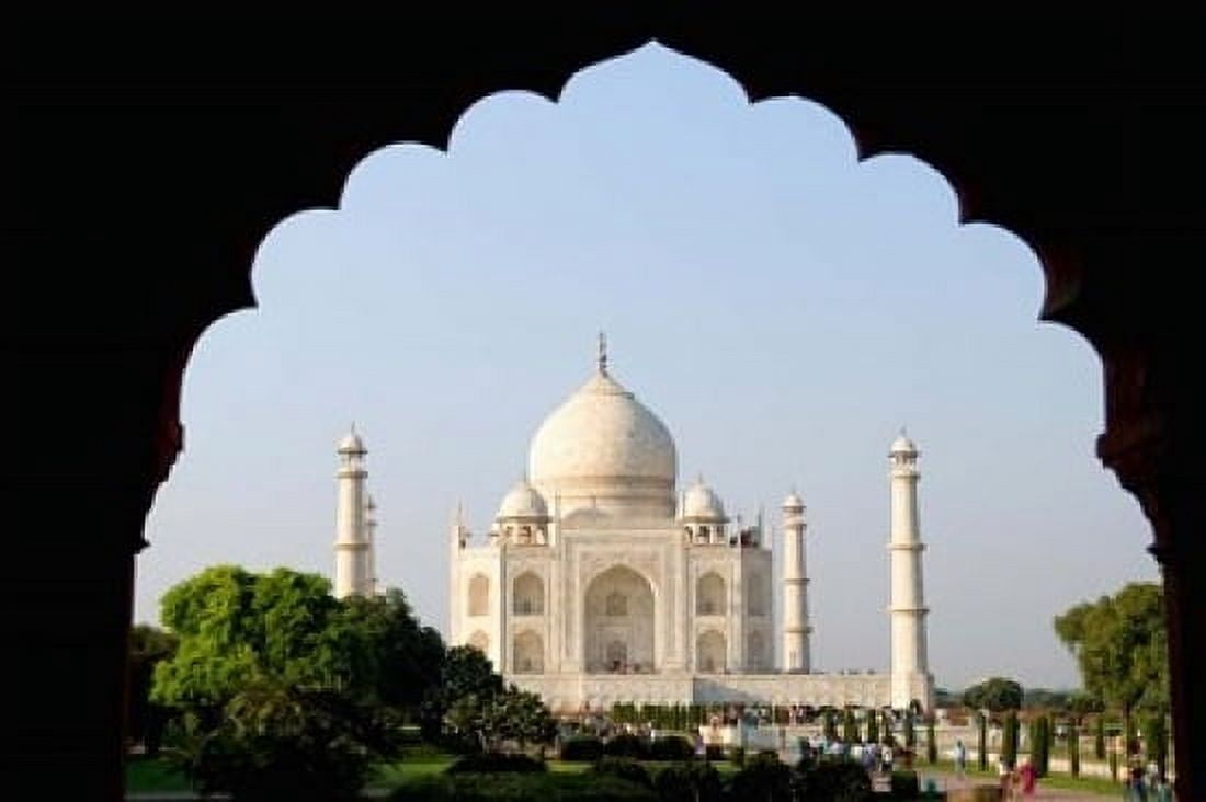 Sunrise at the Taj Mahal Agra India Canvas Art - Bill Bachmann DanitaDelimont (18 x 24)