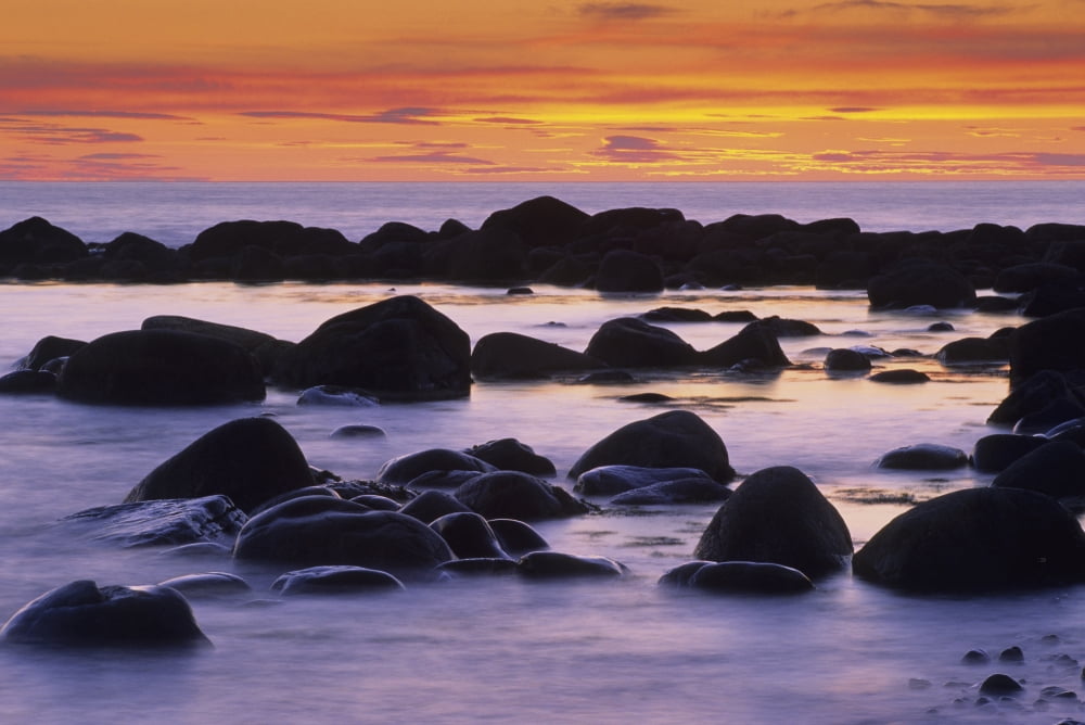 Sunset And Rocky Coastline Gros Morne National Park Newfoundland & Labrador Canvas Art - John Sylvester Design Pics (17 x 11)