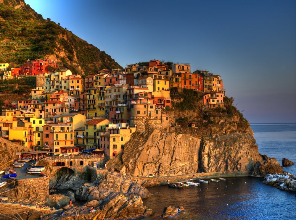 Sunset On Manarola Italy Canvas Art - Richard Desmarais Design Pics (16 x 12)