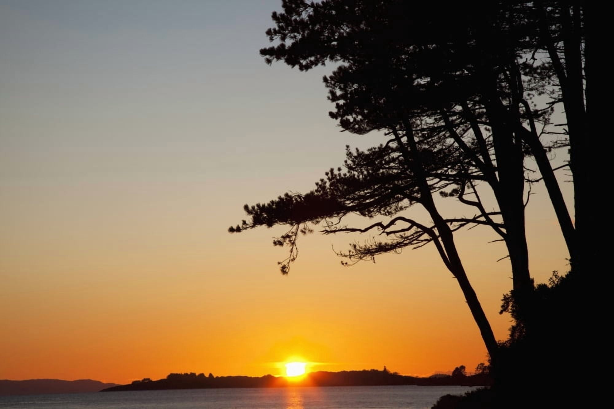 Sunset Over Kenmare Bay Near Blackwater County Kerry Ireland Canvas Art - Peter Zoeller Design Pics (38 x 24)