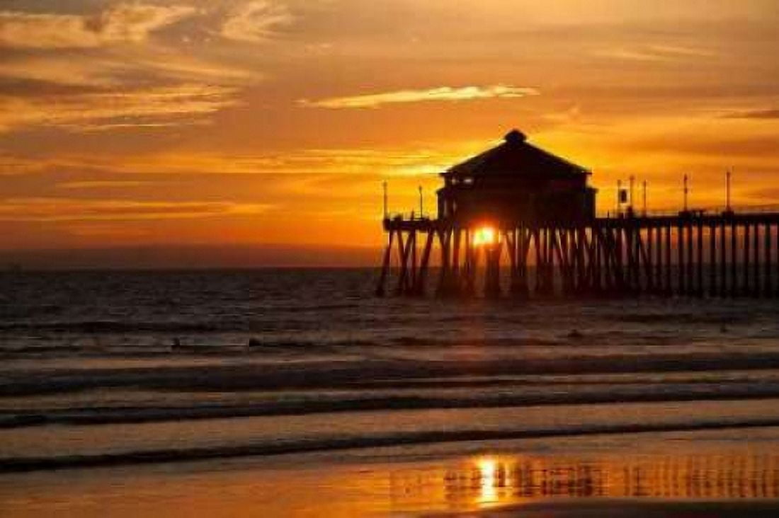 Sunset Under the Pier Canvas Art - George Johnson (20 x 28)