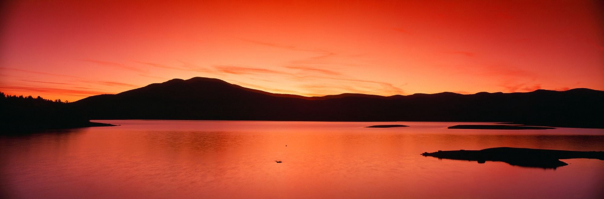 Sunset at Ashokan Reservoir Catskill Forest Preserve near Woodstock New York Canvas Art - Panoramic Images (27 x 9)