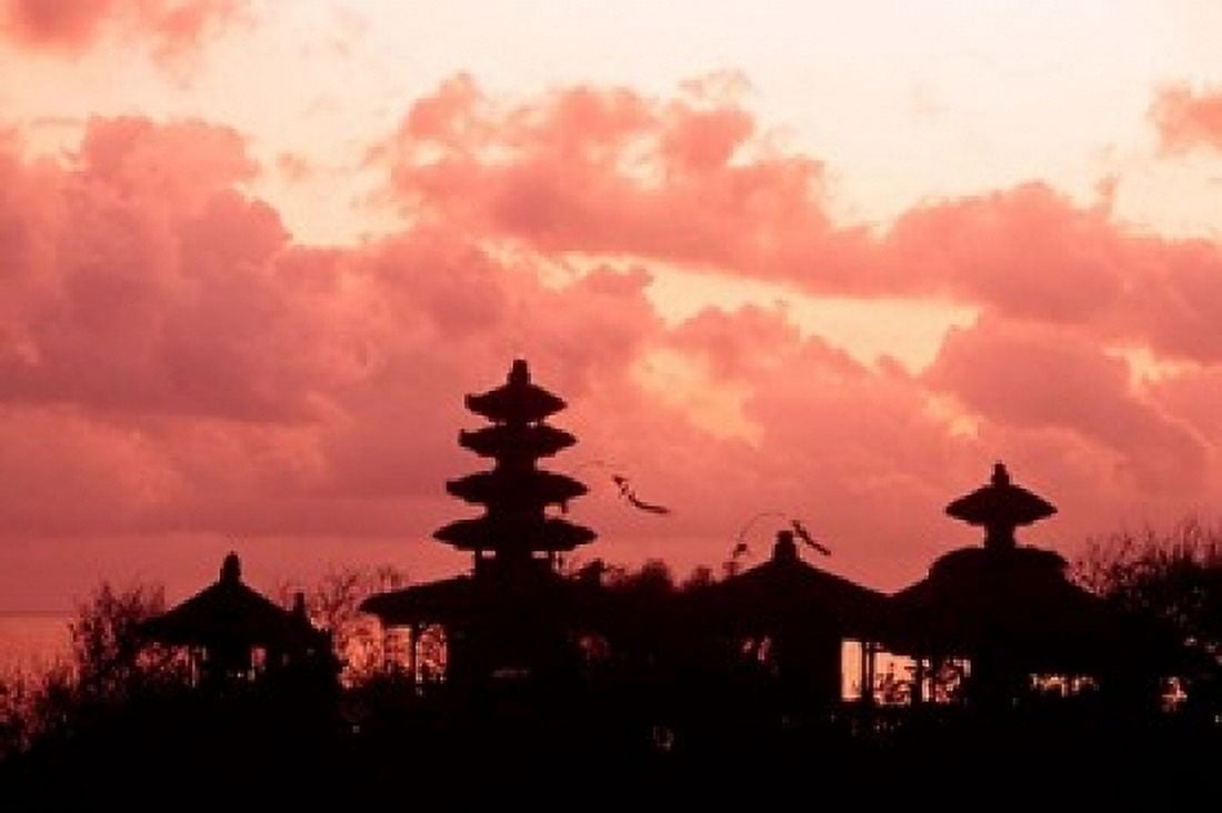 Sunset at the Temple by the Sea Tenah Lot Bali Indonesia Canvas Art - Bill Bachmann DanitaDelimont (36 x 24)
