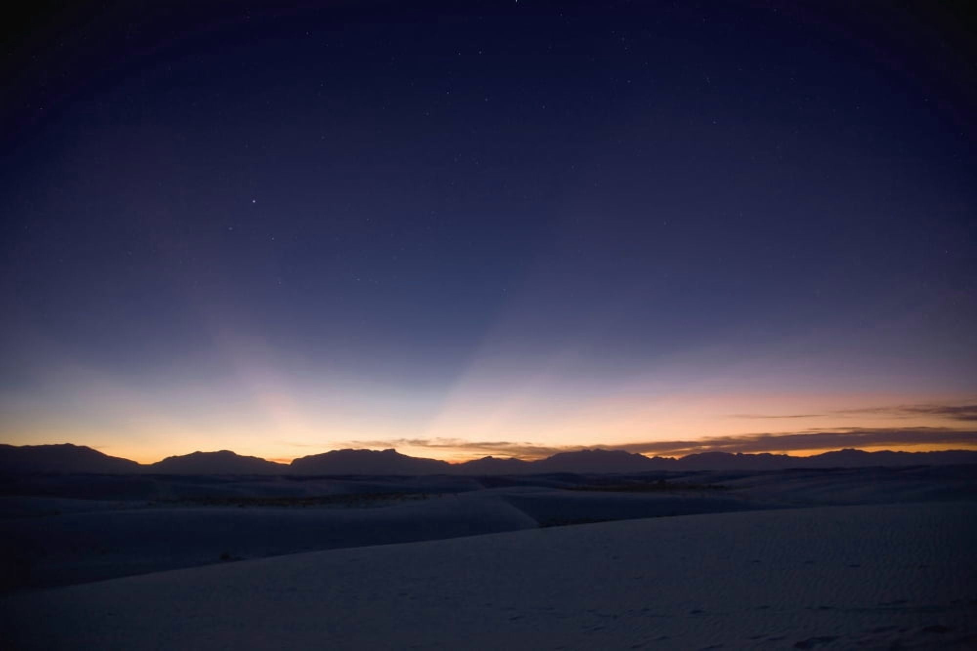 Sunset landscape depicting crepuscular rays Canvas Art - Roth RitterStocktrek Images (35 x 23)