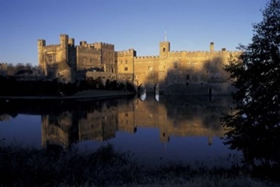Sunset on Leeds Castle Leeds England Canvas Art - Howie Garber DanitaDelimont (18 x 12)