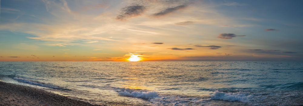 Sunset over Lake Michigan Benzie County Frankfort Michigan USA Canvas Art - Panoramic Images (13 x 36)