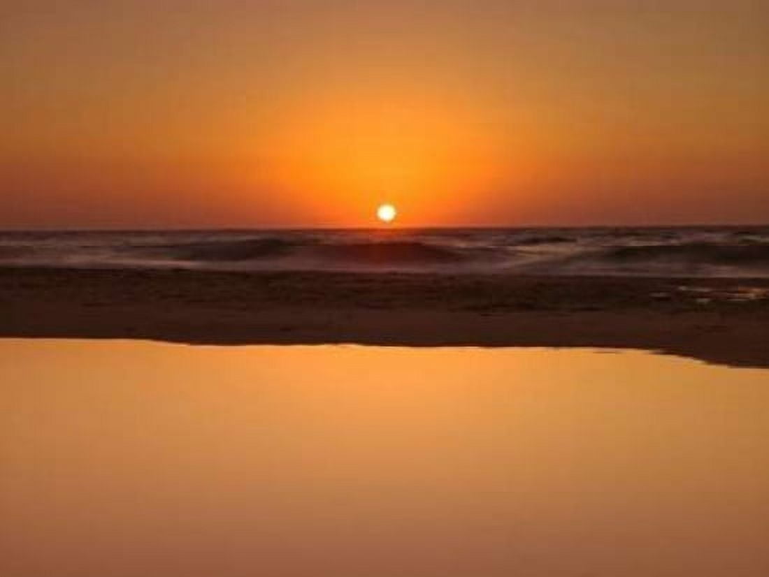 Suntset reflection in water Palmachim Beach Israel Canvas Art - Assaf Frank (18 x 24)