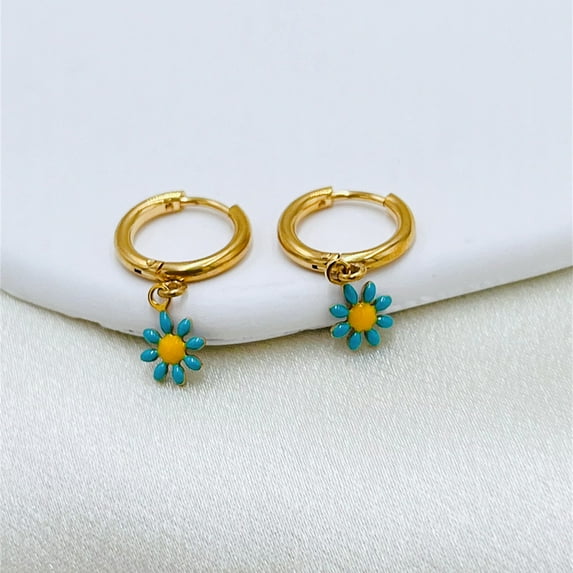 Sunyuer Vintage Daisy Flower Dangle Drop Earrings - Little Daisy Hoop Huggie Earrings - Minimal Earrings for Women