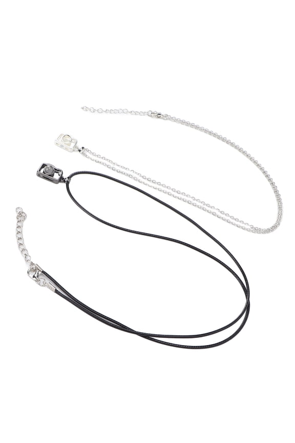 2pcs Camera Shaped Pendant Necklace Couple Simple Fashionable Magnetic Necklace Jewelry Accessories(Silver Black )