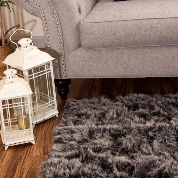 Super Area Rugs Faux Fur Tipped Hand Dyed Sheepskin Area Rug Black & White Tips 3' x 5' 3' x 5' White