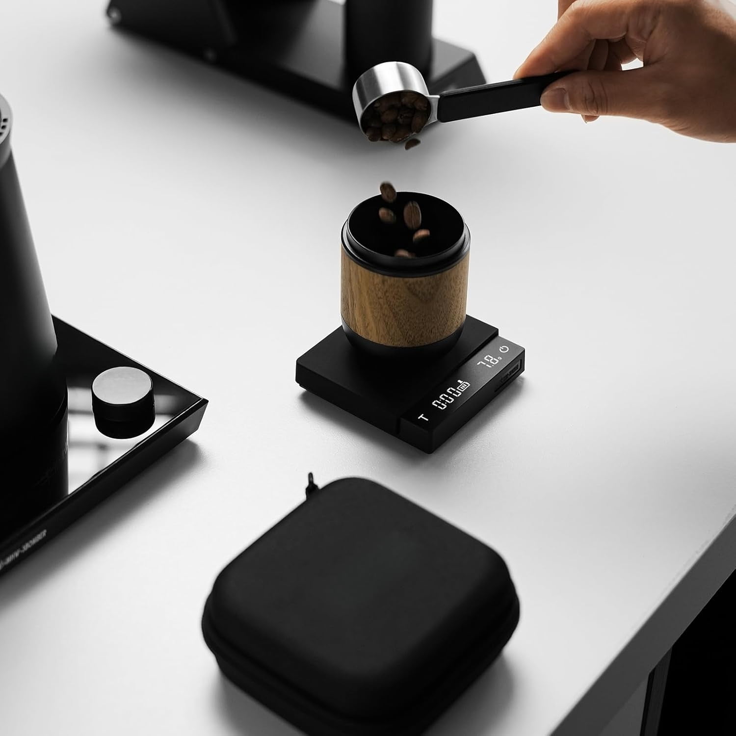 Super Mini Espresso Scale with Timer, Digital Coffee Scale with Espresso/Pour Over/Manual Mode, Rechargeable Coffee Bean Scale, Portable Scale with a Storage Bag for Outdoor Use,ES5788B