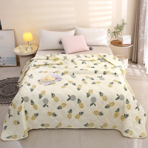 Super Soft Cloud Lightweight Summer Cooling Quilt, Breathable Thin Air Conditioning Blanket for studentt Dorm Room Bedding Home Bedroom Decor