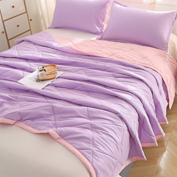 Super Soft Clouds Quilt, Cool and Sweet for Summer, Thin Summer Quilt for Dorm Rooms or Home Use