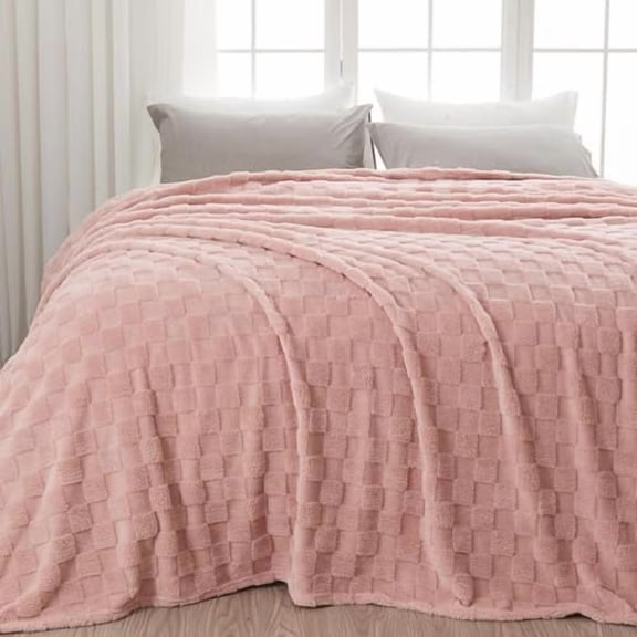 Super Soft King Blanket Pink Premium Silky Flannel Fleece 3D Checkered Lightweight Bed Blanket All Season Use (Pink Checkered, King(90"x110"))