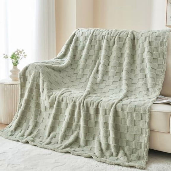 Super Soft King Blanket Sage Green Premium Silky Flannel Fleece 3D Checkered Lightweight Bed Blanket All Season Use (Sage Green Checkered, King(90"x110"))