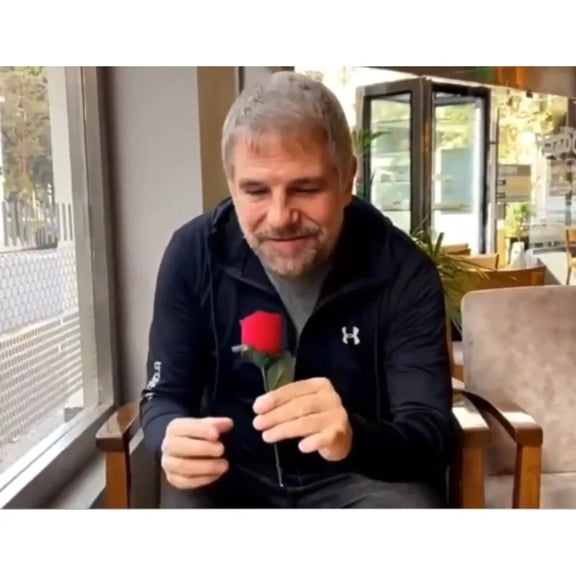 Super Visual Silk to Rose Magic Trick Instant Vanishing Transformation Close-Up Stage Illusion Professional Magician's Gimmick