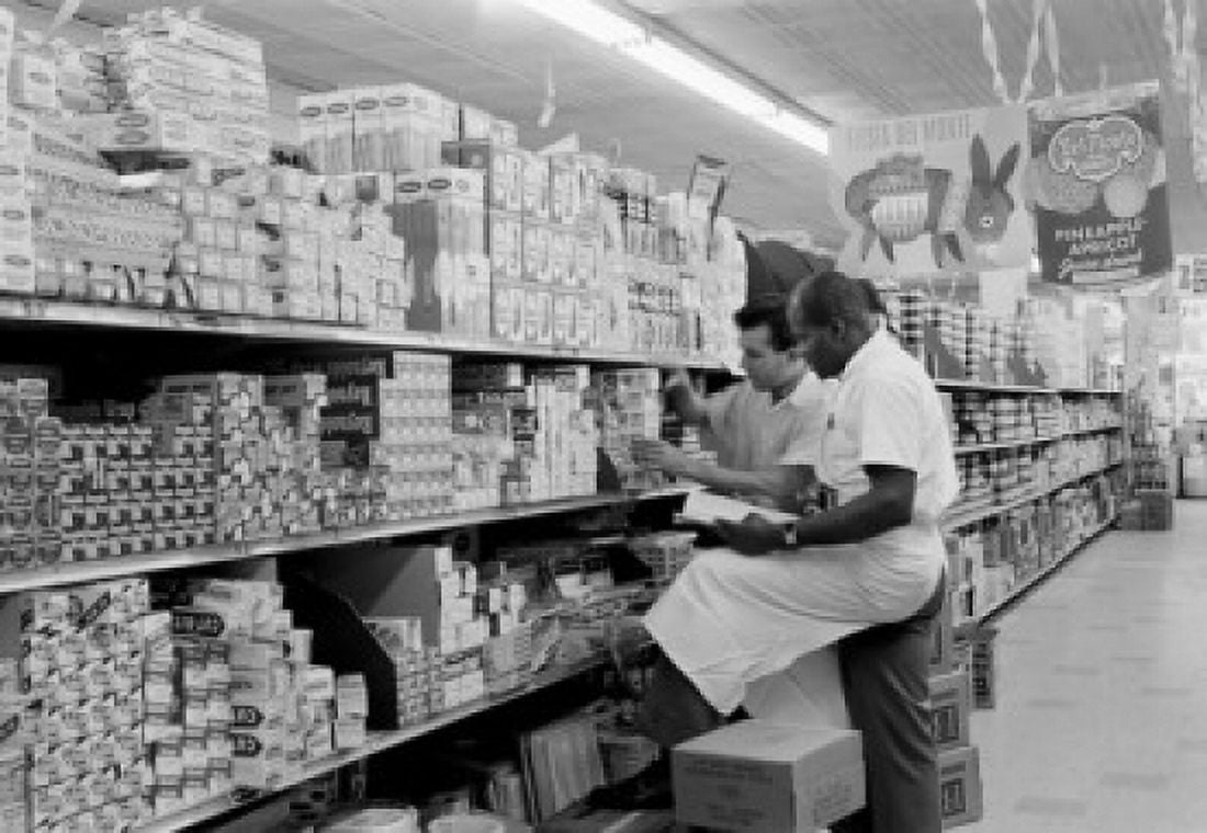 Super market clerks taking inventory Canvas Art - (18 x 24)